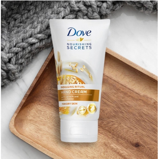 Dove Nourishing Secrets Crème Pour Les Mains au lait d'avoine et miel d'acacia 75 ml