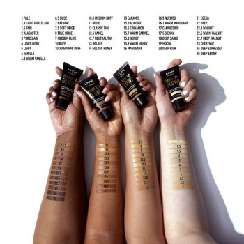 NYX FOND DE TEINT ÉCLAT BORN TO GLOW! 30 ML