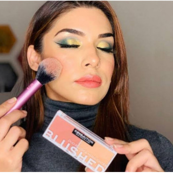 Revolution Relove - Colour Play Blushed Blush and highlighter duo