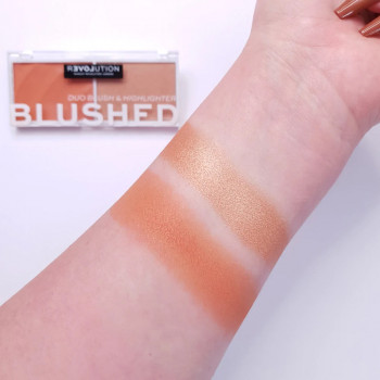 Revolution Relove - Colour Play Blushed Blush and highlighter duo