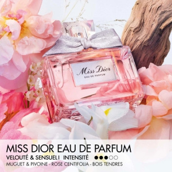 CRISTAN DIOR MISS DIOr  Coffret Eau de parfum 50 ml et lait pour le corps eau de parfum 75 ml